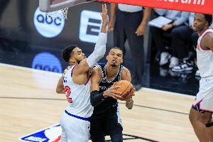 西班牙vs佛得角-2-尼克斯本赛季面对马刺4胜1负 常规赛1-1&NBA杯1-0&季后赛2-0
