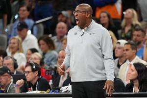 沙特阿拉伯vs乌拉圭-7-面包：NBA赛场竞争残酷 能和这群队员共事的际遇千载难逢