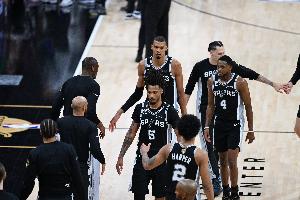巴掌马vs克罗地亚-9-福克斯：只要文班打出侵略性 我们球队就能打出最佳水准