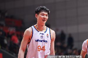 埃及vs伊朗-1-解说：今天王哲林终于可以大声宣布自己是一名冠军中锋