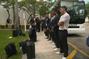 哥伦比亚vs葡萄牙-7-记者：乌拉圭队首战之前接受严格安检，现场部署缉毒防暴犬