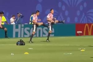 墨西哥vs韩国-10-即将主哨世界杯！厄瓜多尔vs库拉索开场前，马宁在球场进行热身