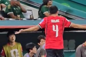 墨西哥vs韩国-9-何意？金玟哉第65分钟就被被换下，下场时朝着教练组理论摊手