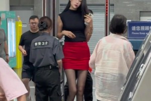 荷兰对决瑞典首发阵容