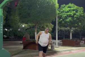 火爆球神宿舍看低调看直播