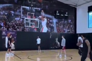 火爆01羽毛球高清首发阵容